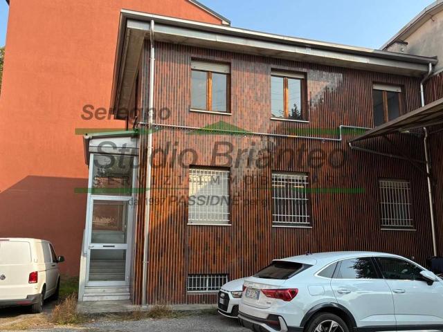 Capannone in vendita a Sesto San Giovanni, Milano