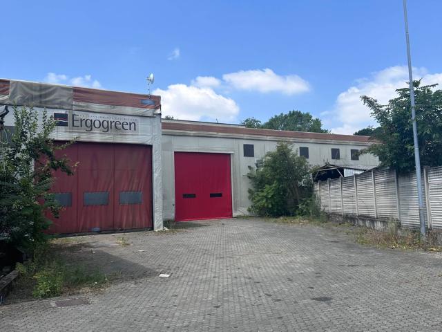 Capannone in vendita a Seveso, Lombardia