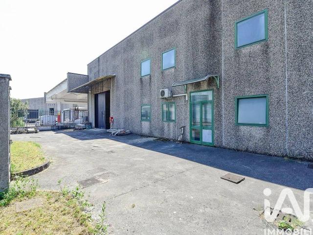 Capannone in vendita a Seveso, Lombardia
