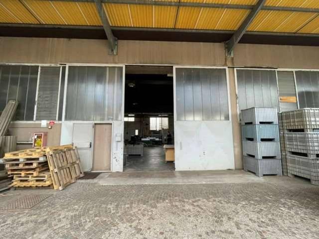 Capannone in vendita a Altopiano di Seveso, Seveso