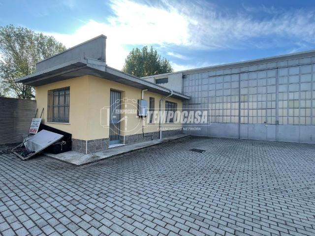 Capannone in vendita a Seveso, Lombardia
