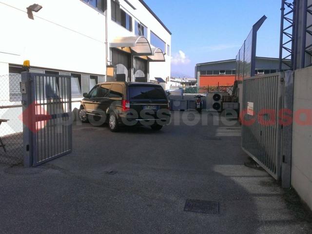 Capannone in vendita a Signa, Toscana