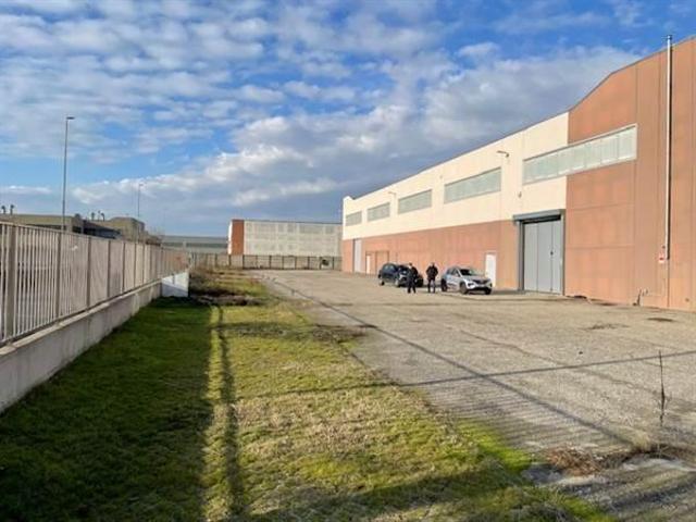 Capannone in vendita a Siziano, Lombardia