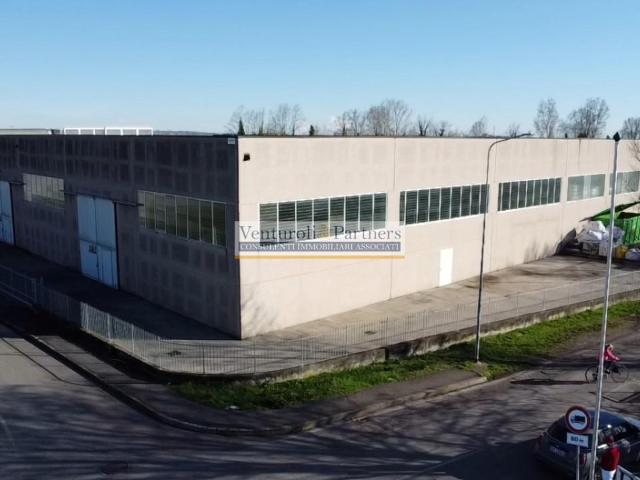 Capannone in vendita a Soiano Del Lago, Lombardia