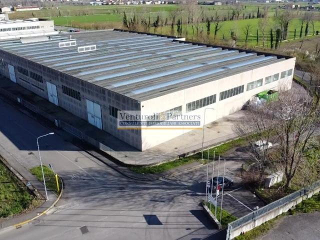 Capannone in vendita a Soiano Del Lago, Lombardia