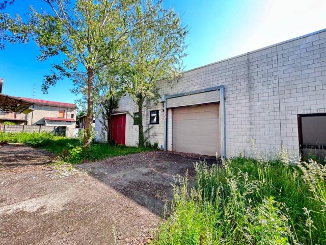 Capannone in vendita a Sovico, Lombardia