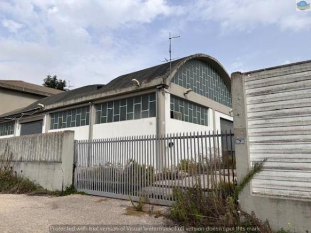 Capannone in vendita a Villa Raspa, Spoltore