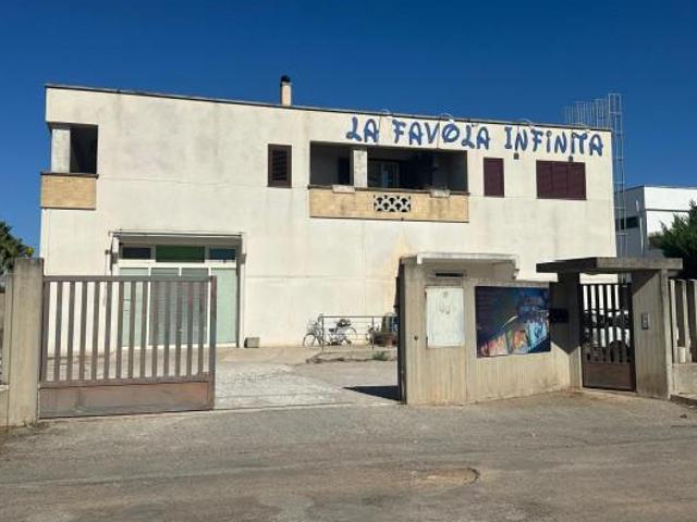 Capannone in vendita a Puglia, Lecce
