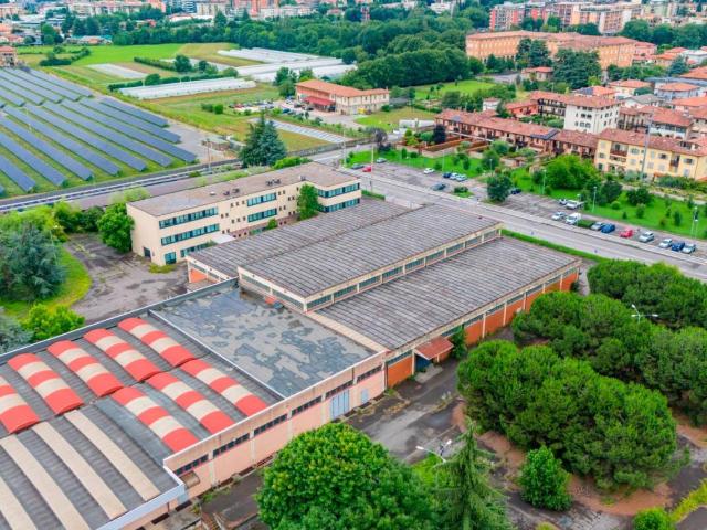 Capannone in vendita a Torre Boldone, Lombardia