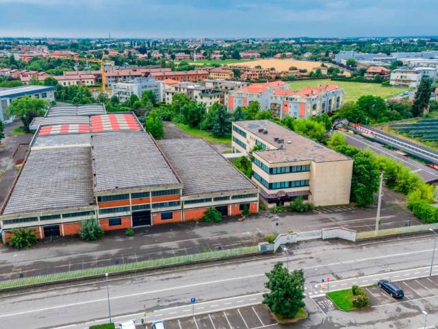 Capannone in vendita a Torre Boldone, Lombardia