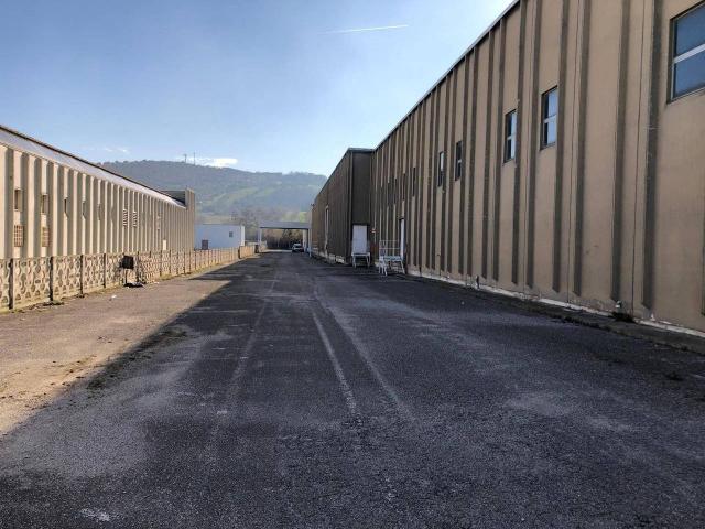 Capannone in vendita a Unione dei Comuni della Val Vibrata, Tortoreto