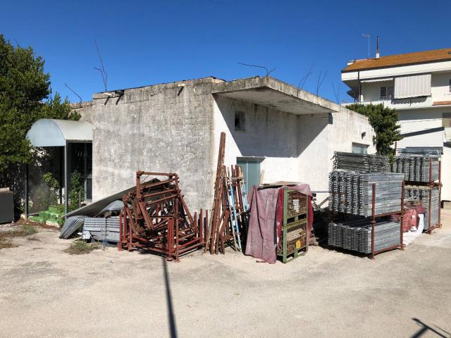 Capannone in vendita a Unione dei Comuni della Val Vibrata, Tortoreto