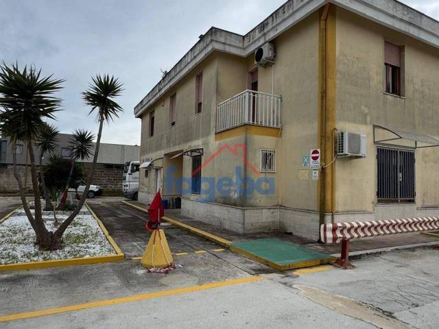 Capannone in vendita a Puglia, Barletta-andria-trani