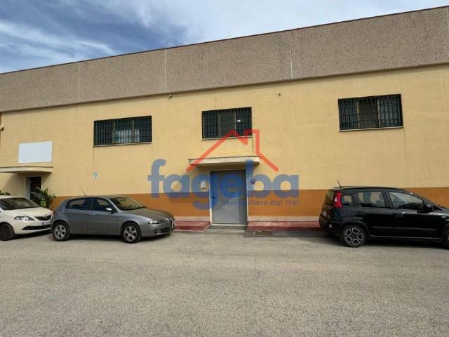Capannone in vendita a Puglia, Barletta-andria-trani