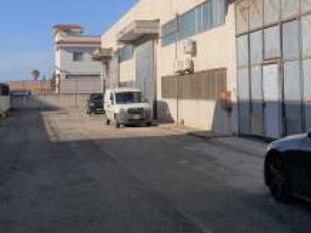 Capannone in vendita a Puglia, Barletta-andria-trani