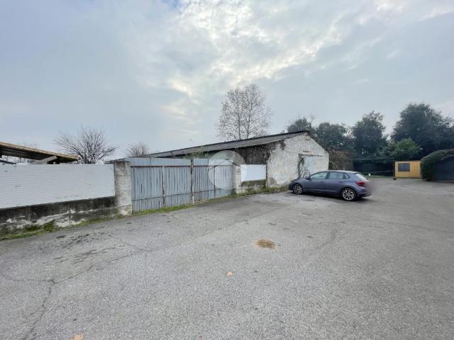 Capannone in vendita a Travagliato, Lombardia