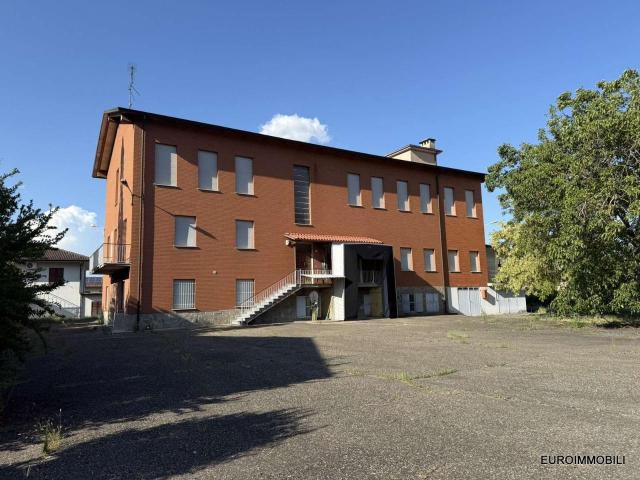 Capannone in vendita a Traversetolo, Reggio Emilia