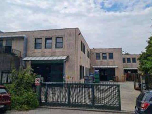 Capannone in vendita a Malgrate, Lombardia