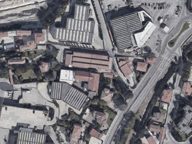 Capannone in vendita a Malgrate, Lombardia
