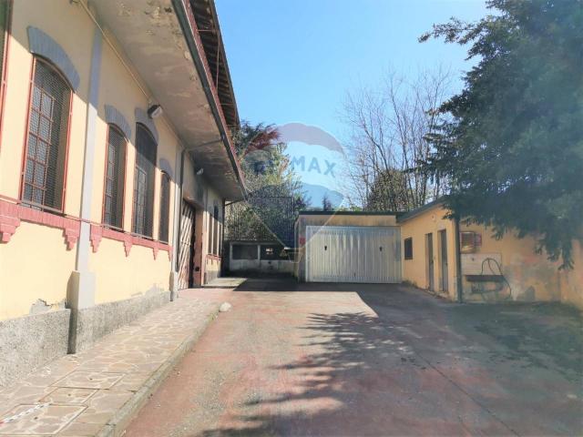 Capannone in vendita a Varese, Lombardia