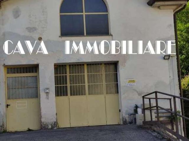 Capannone in vendita a Valle Olona, Varese