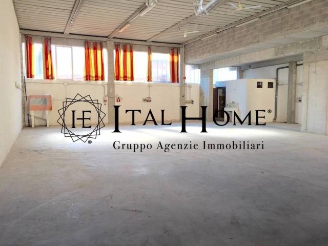 Capannone in vendita a Veduggio Con Colzano, Lombardia
