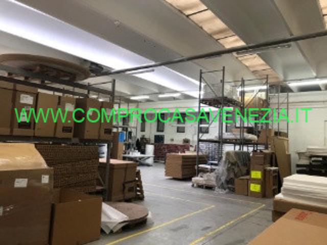 Capannone in vendita a Venezia