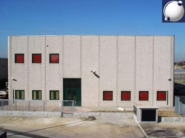 Capannone in vendita a Carate Brianza, Lombardia