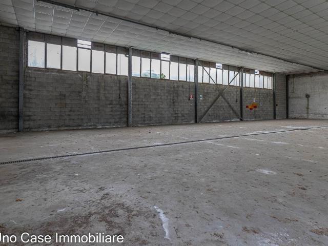 Capannone in vendita a L'Isola, Piemonte