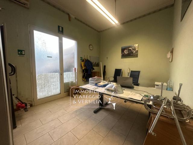 Capannone in vendita a Fontanini, Viareggio