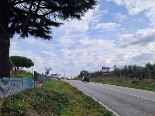 Capannone in vendita a Viterbo, Lazio