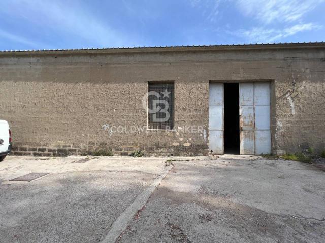 Capannone in vendita a Vittoria, Sicilia