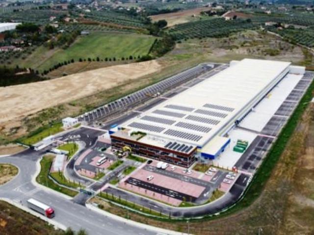 Capannone in vendita a Vitulazio, Campania
