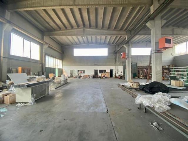 Capannone in vendita a Benvenuti, Voghera