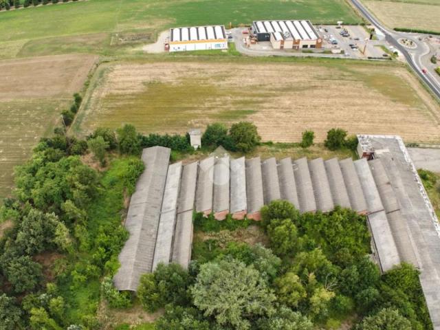 Capannone in vendita a Voghera, Lombardia