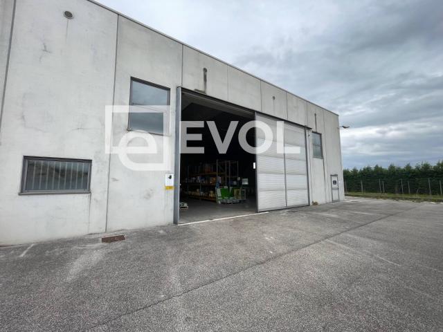Capannone in vendita a Pordenone, Friuli-Venezia Giulia