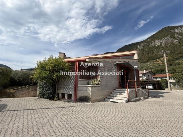 Capannone in vendita a Pove Del Grappa, Veneto