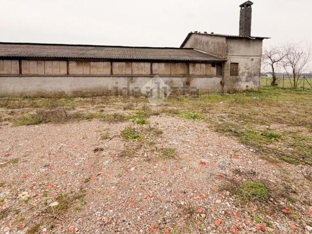 Capannone in vendita a Alfianello, Lombardia