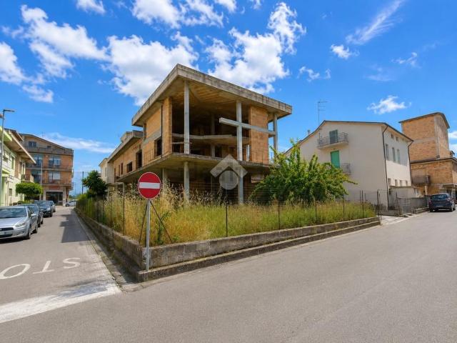 Capannone in vendita a Unione dei Comuni della Val Vibrata, Sant'omero