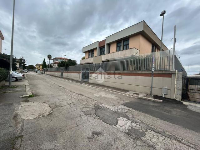 Capannone in vendita a Aprilia, Lazio