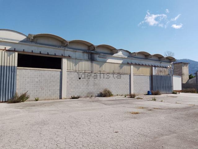 Capannone in vendita a Castagnola, Marina Di Massa