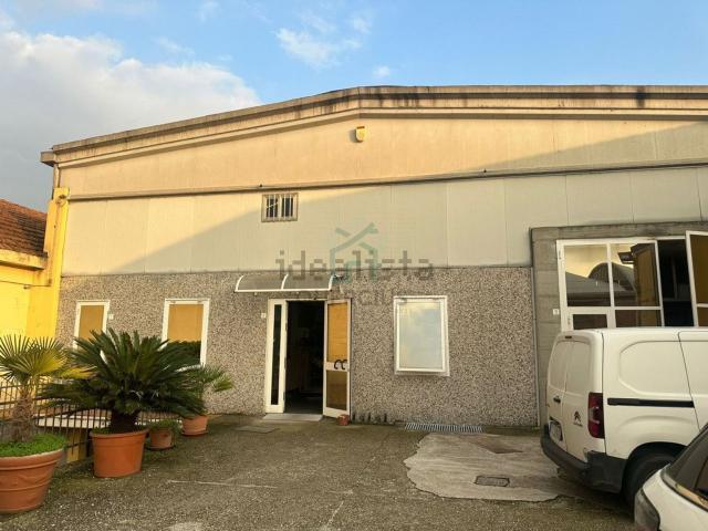 Capannone in vendita a Sud, Brenzone