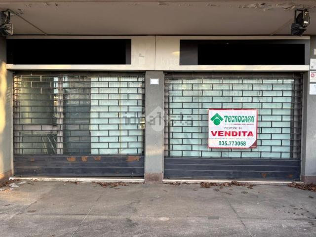 Capannone in vendita a Curno, Bergamo