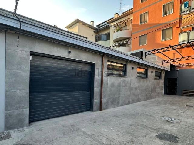 Capannone in vendita a Vimodrone, Milano