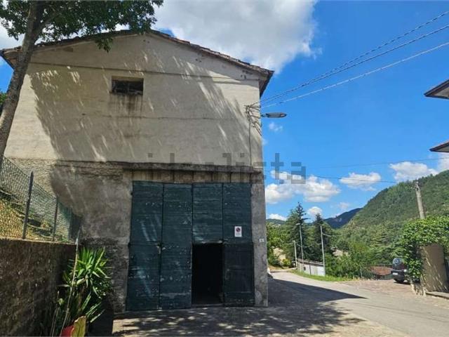 Capannone in vendita a Tontola, Predappio