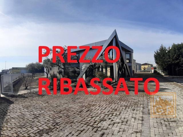 Capannone in vendita a Merlara, Veneto