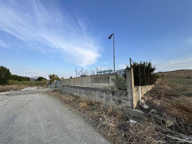 Capannone in vendita a Buseto Palizzolo, Sicilia