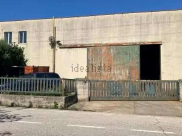 Capannone in vendita a Schio, Veneto