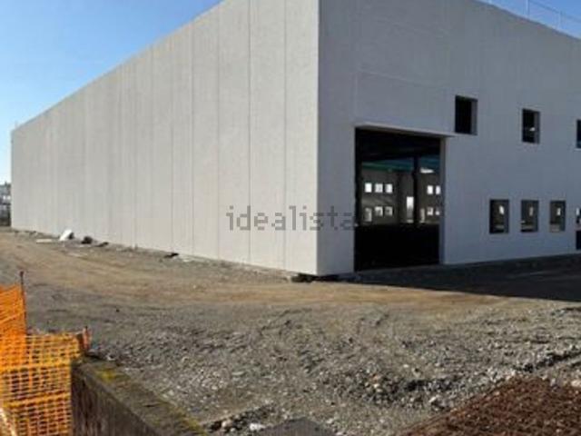 Capannone in vendita a Grumello Del Monte, Bergamo