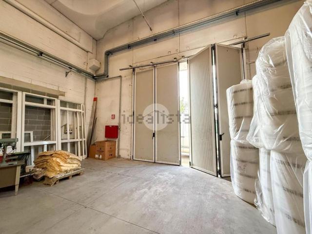 Capannone in vendita a Cologno Al Serio, Lombardia